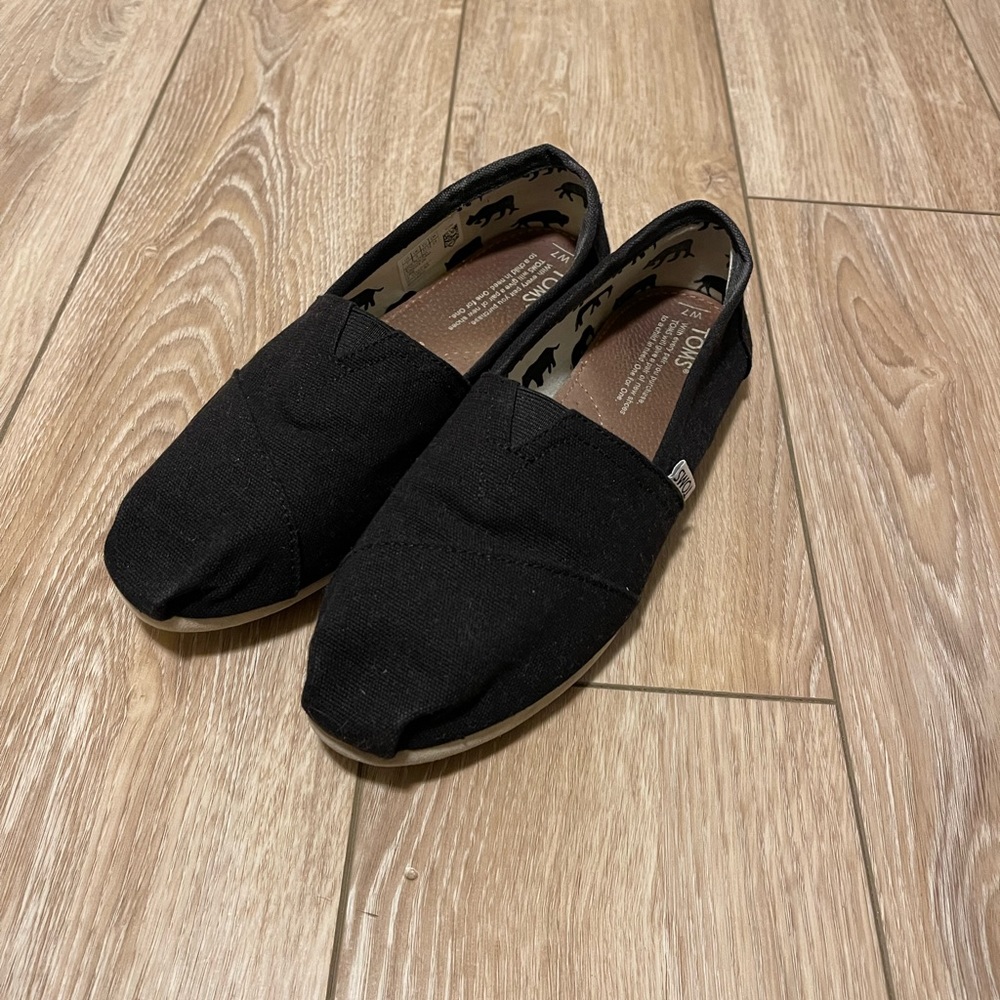 Women’s Toms Shoes
